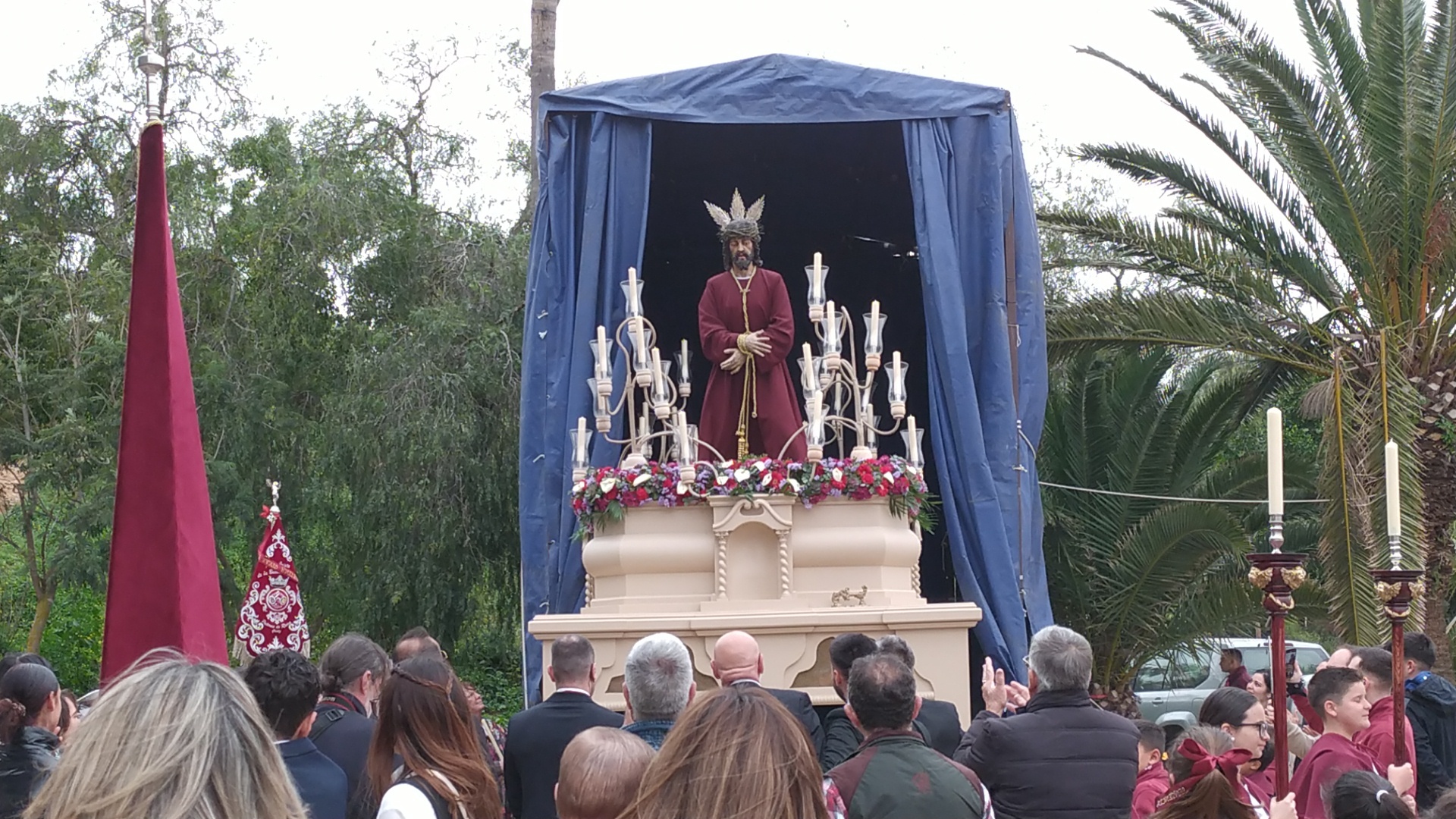 Las im&aacute;genes de la primera salida del nuevo Cristo de La Almadraba en San Fernando