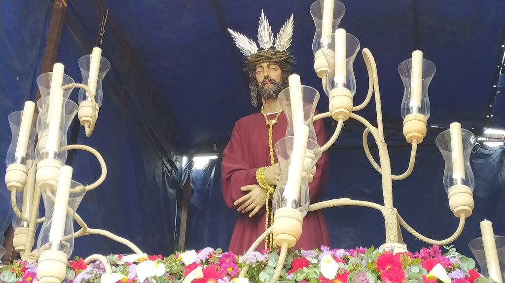 Las im&aacute;genes de la primera salida del nuevo Cristo de La Almadraba en San Fernando