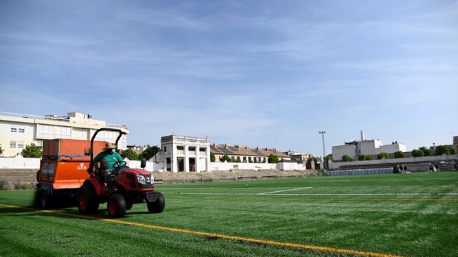 Nuevo campo de césped artificial del estadio de San Eulogio.