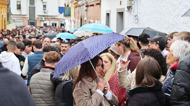 Las mejores imágenes del Martes Santo en Huelva: La Hermandad de La Lanzada