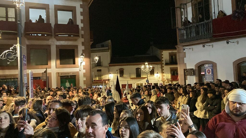 Martes Santo en Montoro: Una multitud arropa a la Hermandad de la Humildad, en im&aacute;genes