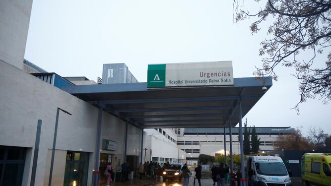 Puerta de Urgencias del Hospital Reina Sofía.
