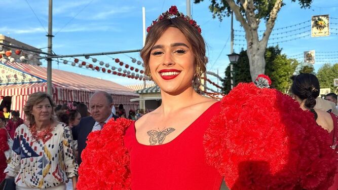 Paco Abreu en la Feria de Abril de Sevilla vestido de flamenca