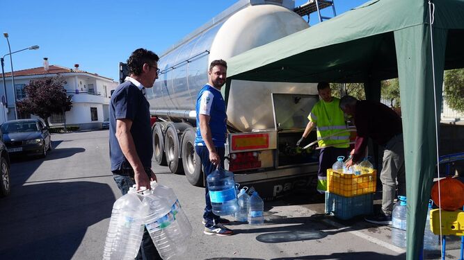El último camión cisterna con agua potable se despide de Pozoblanco